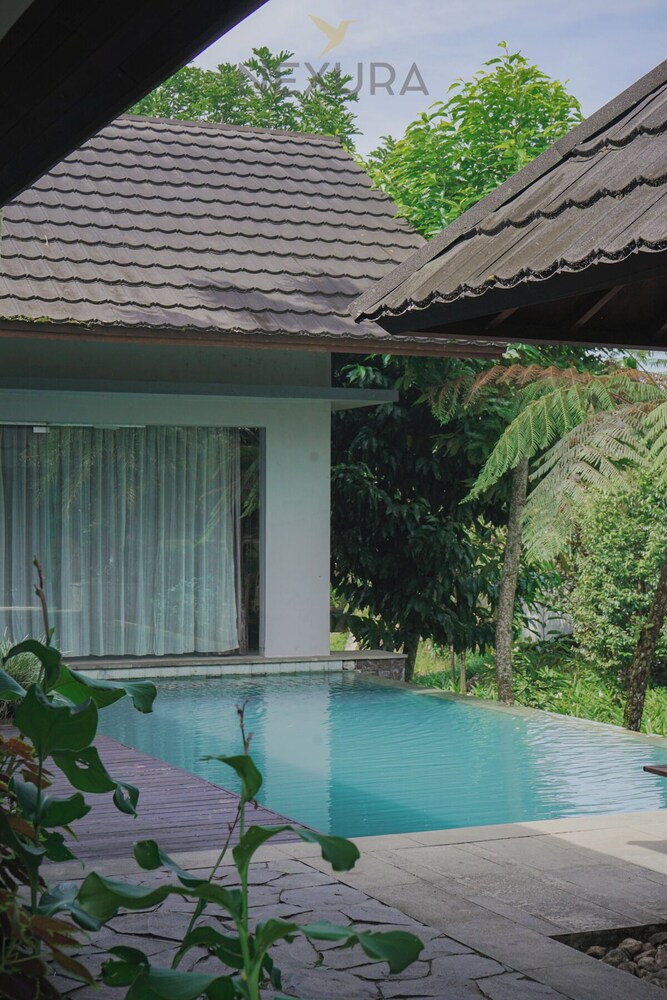 Jambu Klutuk Resort