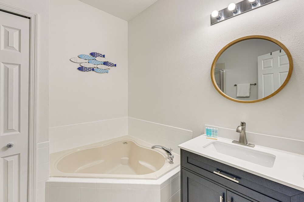 15 Mi to Wdw: House in Clermont Resort Community!