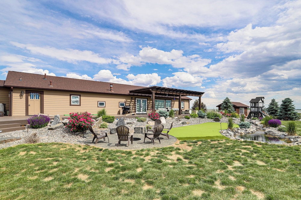 Private Hot Tub + Game Room: Keenesburg Getaway!