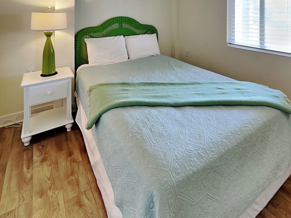 A Grande Green by Topsail Realty
