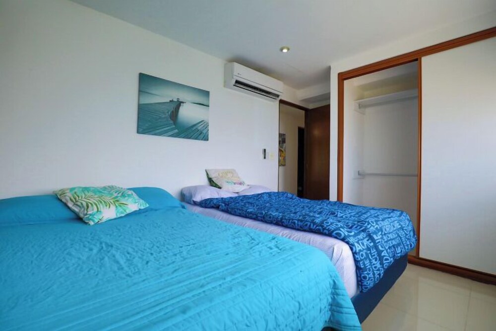 Spacious Condo with Gym & Pool Cancun
