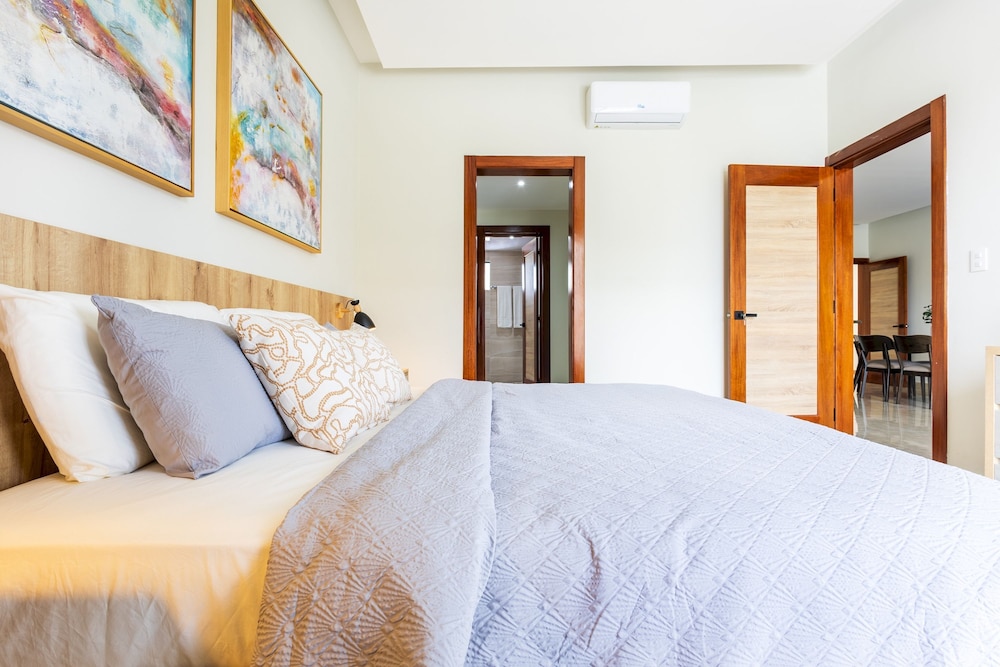 2BR Oasis in Eden Tropical - BBQ Pool Near Beach