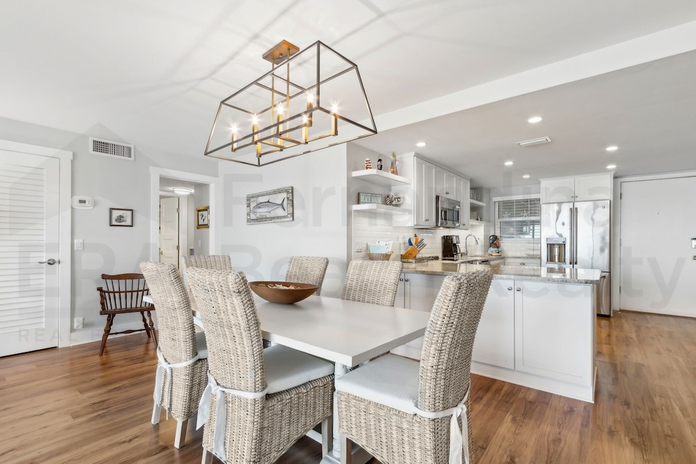 444 Amelia By The Sea 3 Bedroom Condo