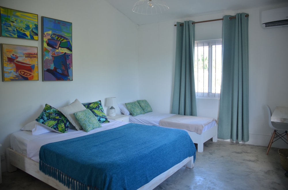Villa Zourit Rodrigues Bungalow view 3