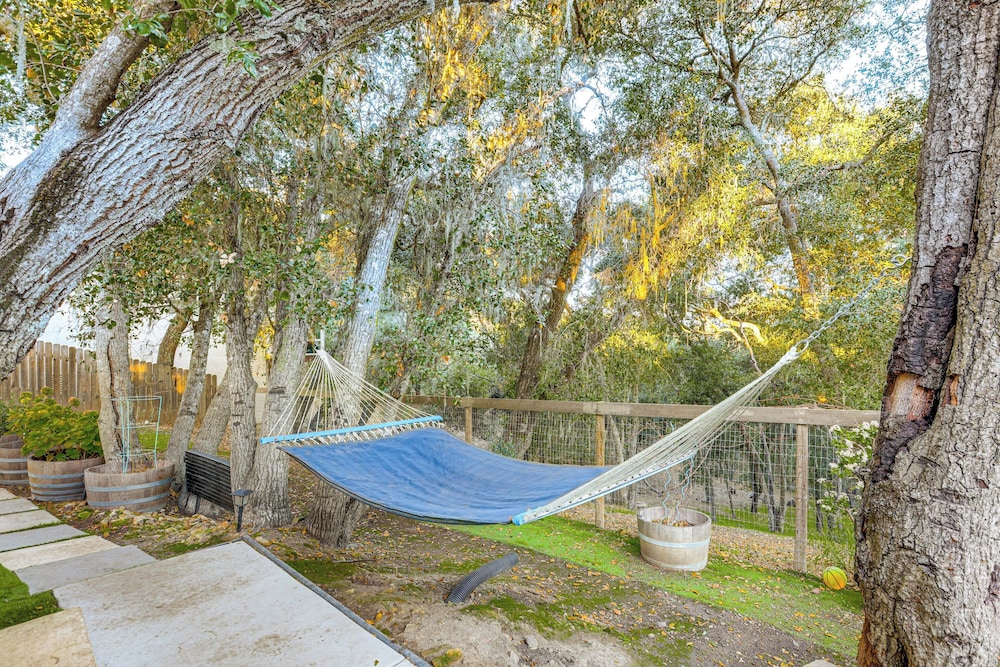 Near San Luis Obispo Wine Country: Mtn-view Haven