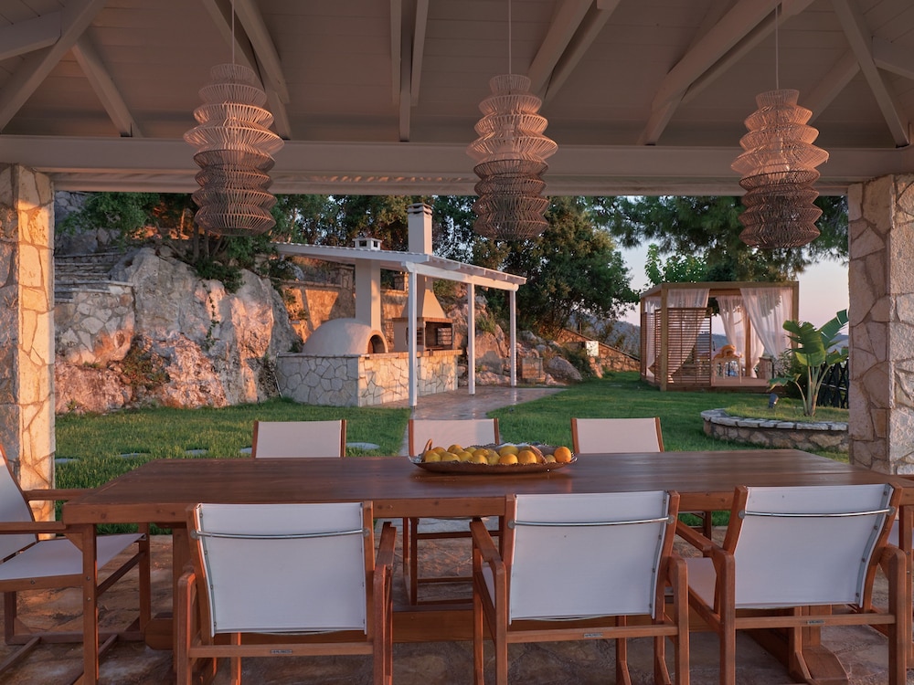 Serenus Luxury Villa