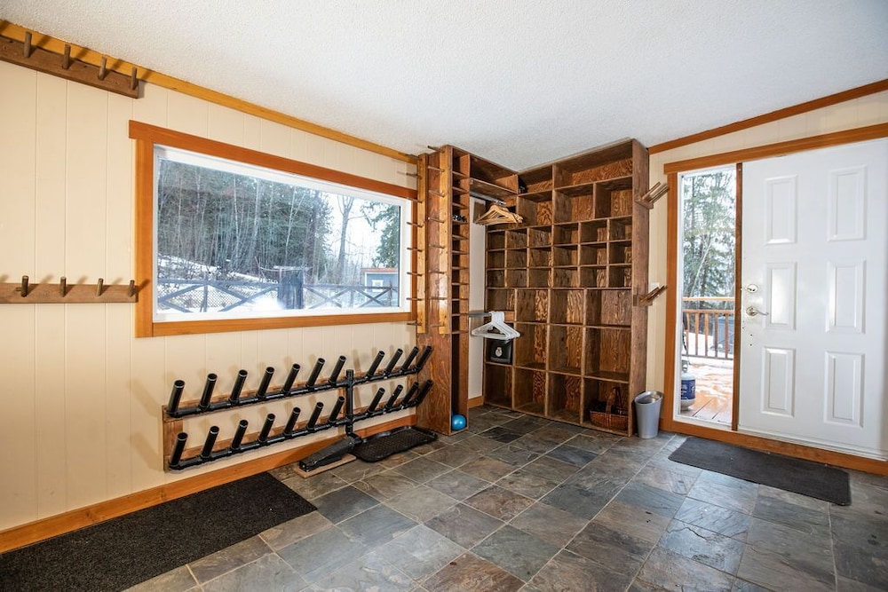 Basecamp Cabin by Revelstoke Vacations - Image 2