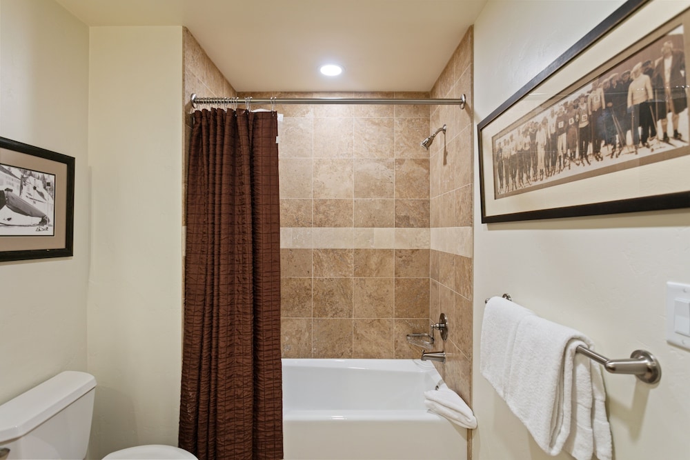 106 - Three Bedroom Shooting Star 3 Condo