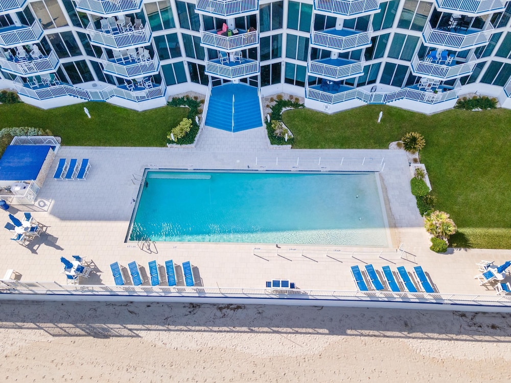 Surfside Club 503