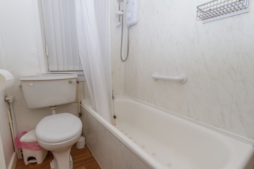 Lynton Apartments