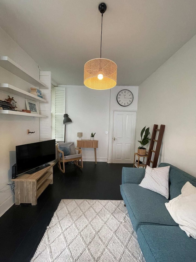 Chic Farmhouse-style Flat - Walthamstow Village!