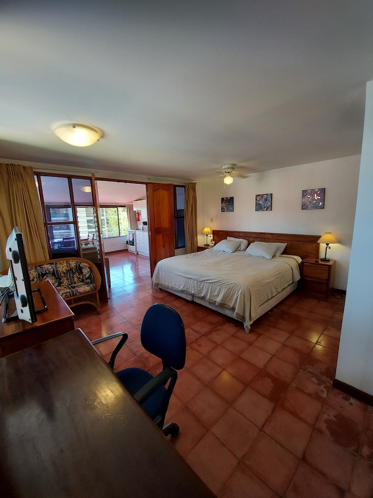 Casa Reflejos City View