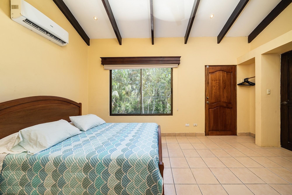 Freshly Updated 3BR With Pool Walk to the Beach Casa Luz de Luna