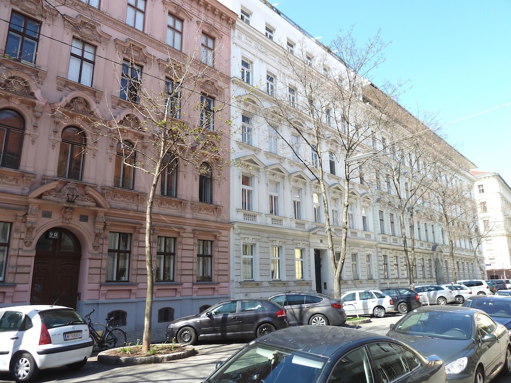 Sobieski Town Apartments