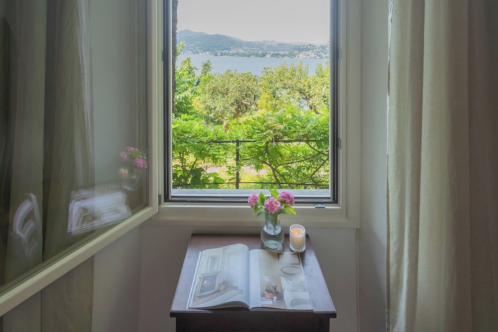 Simon's Apartment With Amazing View by Rent all Como