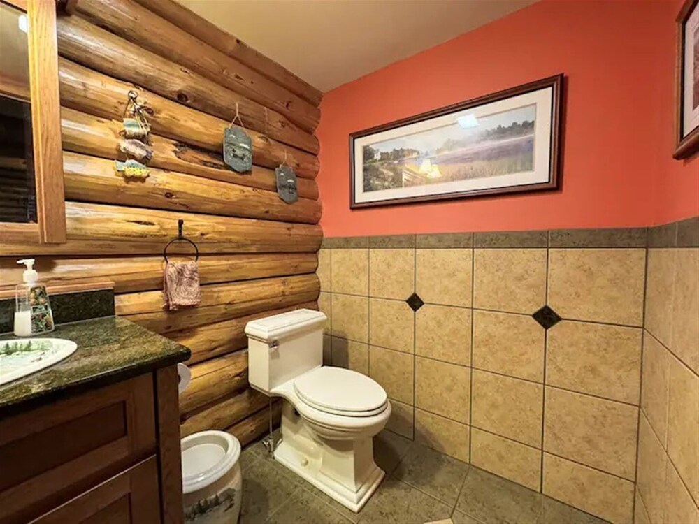 Perley Pond Lodge Limit 14 4 Bedroom Villa view 3