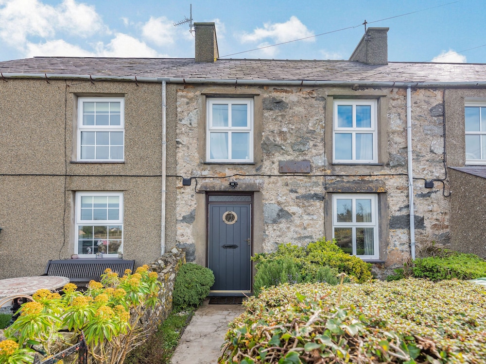 2 Sea View Cottage