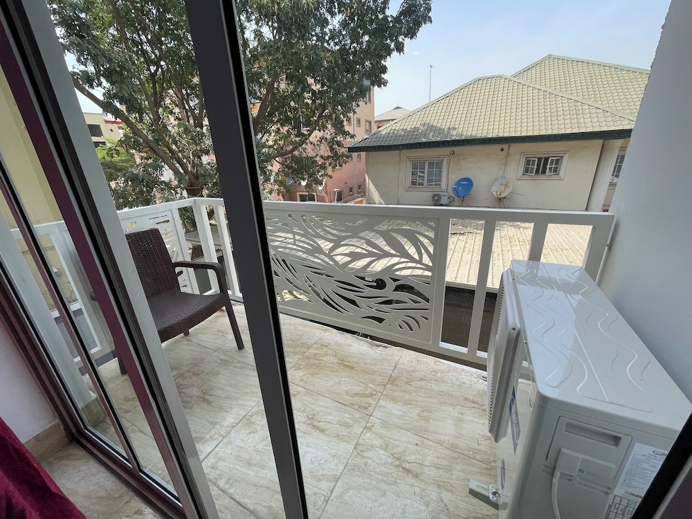 FURNISHED APARTMENTS