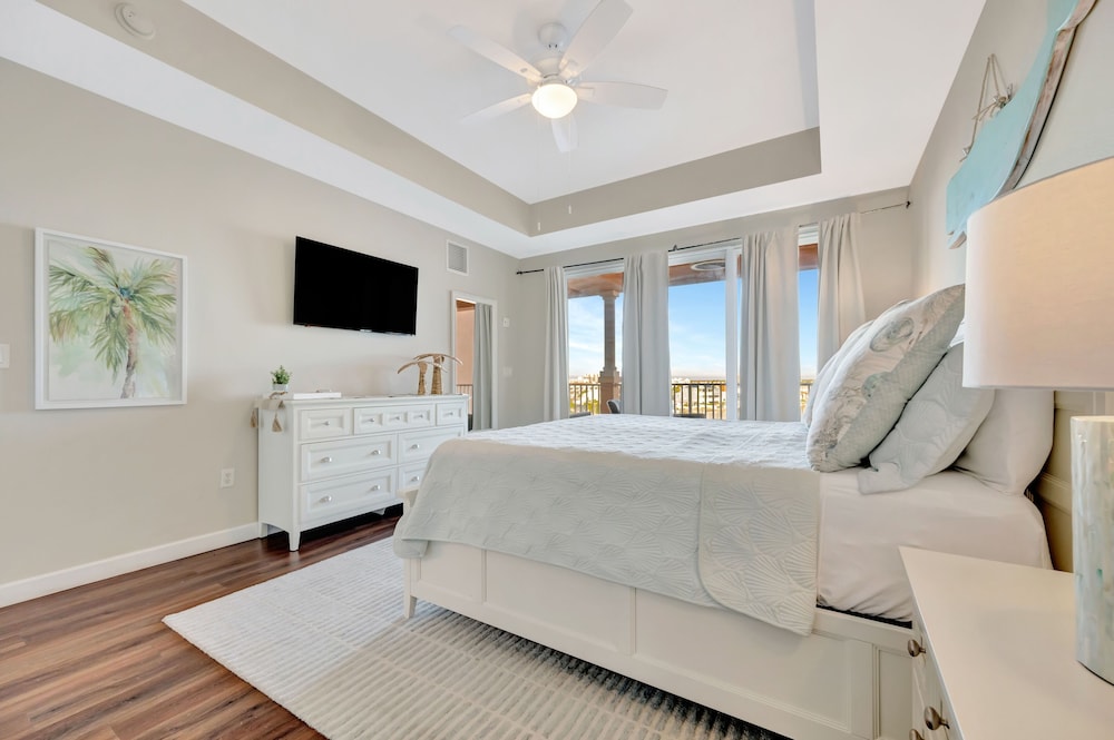 Harborview Grande Condominium