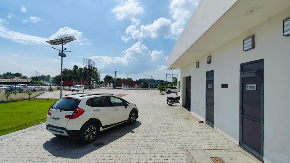 Hotel Moon -Near Bus Stand Panipat
