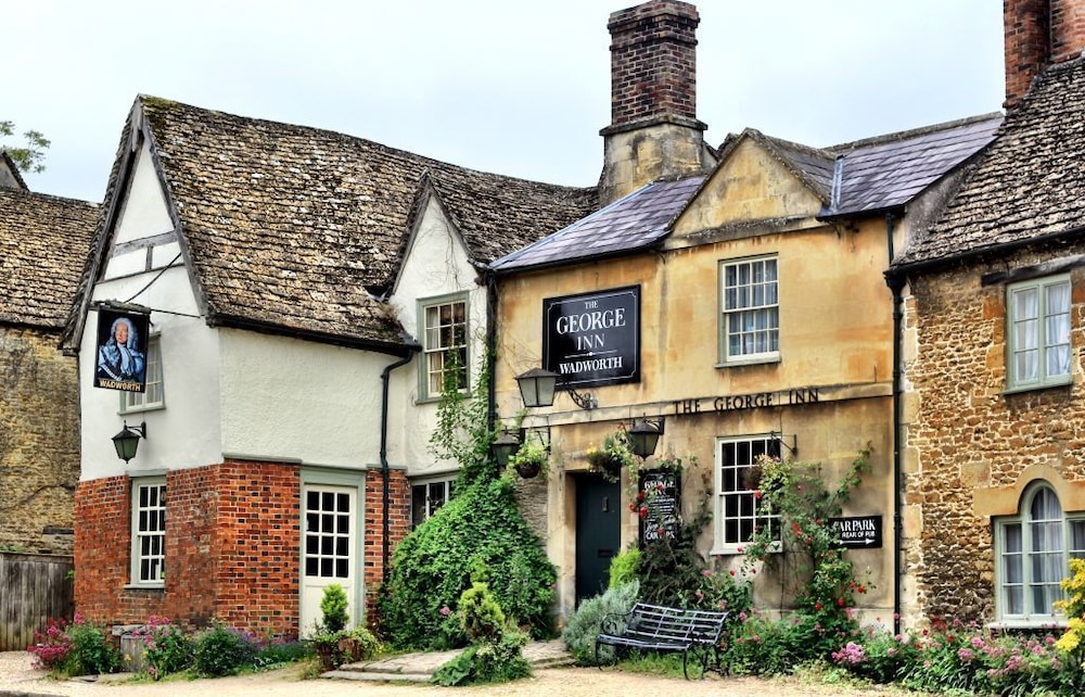 Chippenham Vacations - The George Inn - Property Image 3