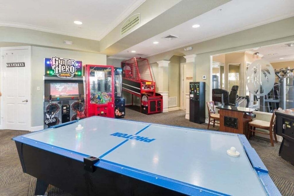 Windsor Hills Getaway: 3br, Pool, Near Disney 3 Bedroom Townhouse