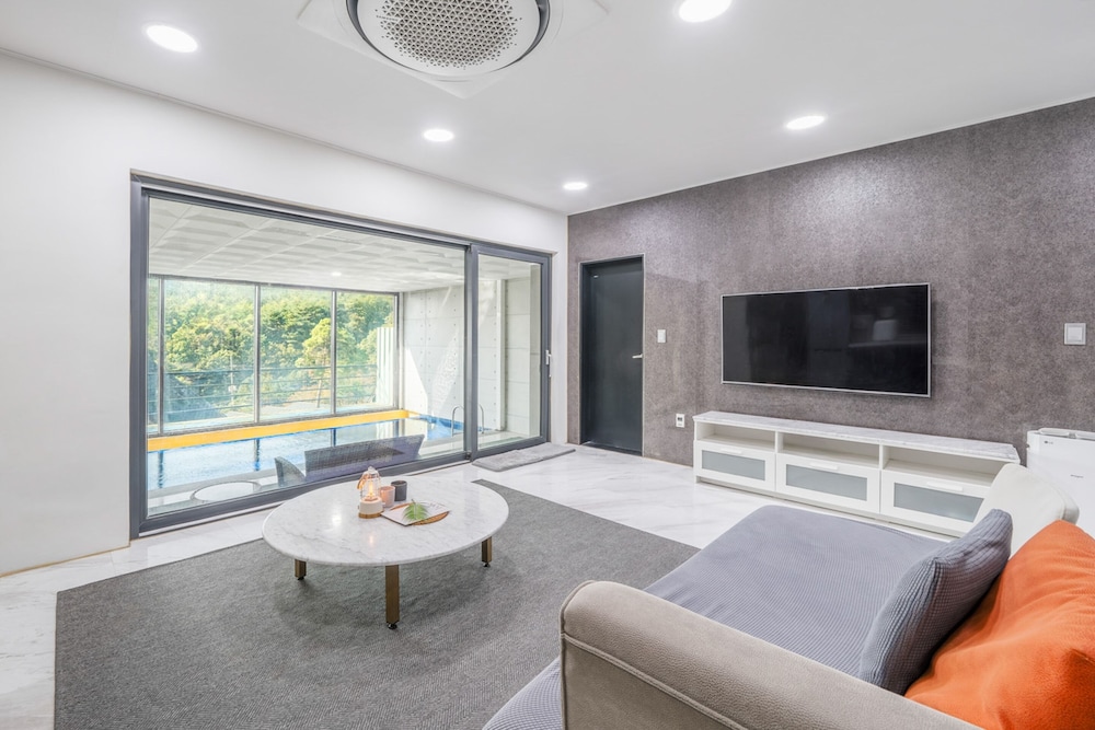 Yangpyeong Seulburg Private Poolvilla