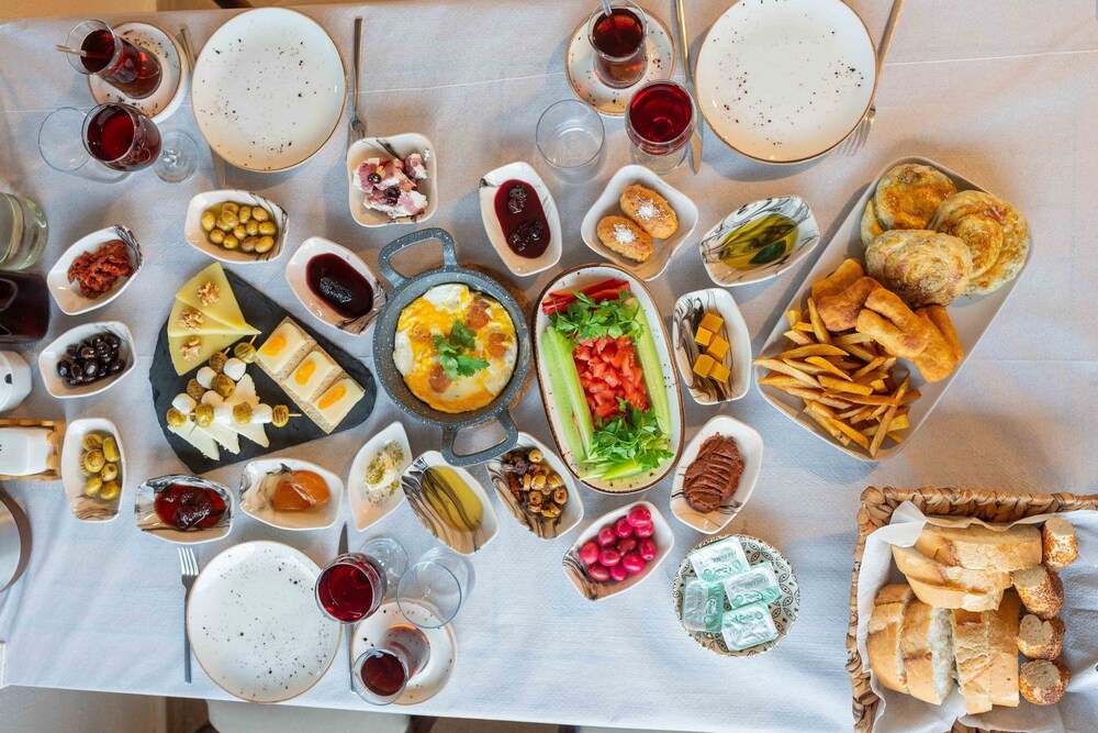 Hotel Suinn Cunda - Image 1