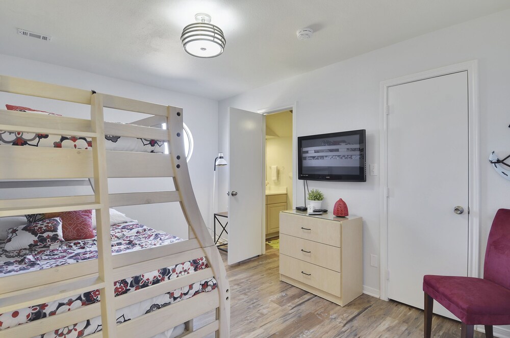 Beachfront Dolphin by Ryson Vacation Rentals