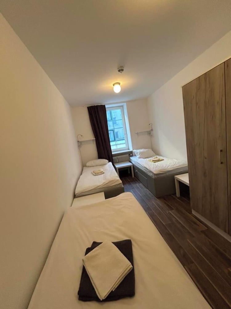 2-Rent Group Hostel Apartments SEN14