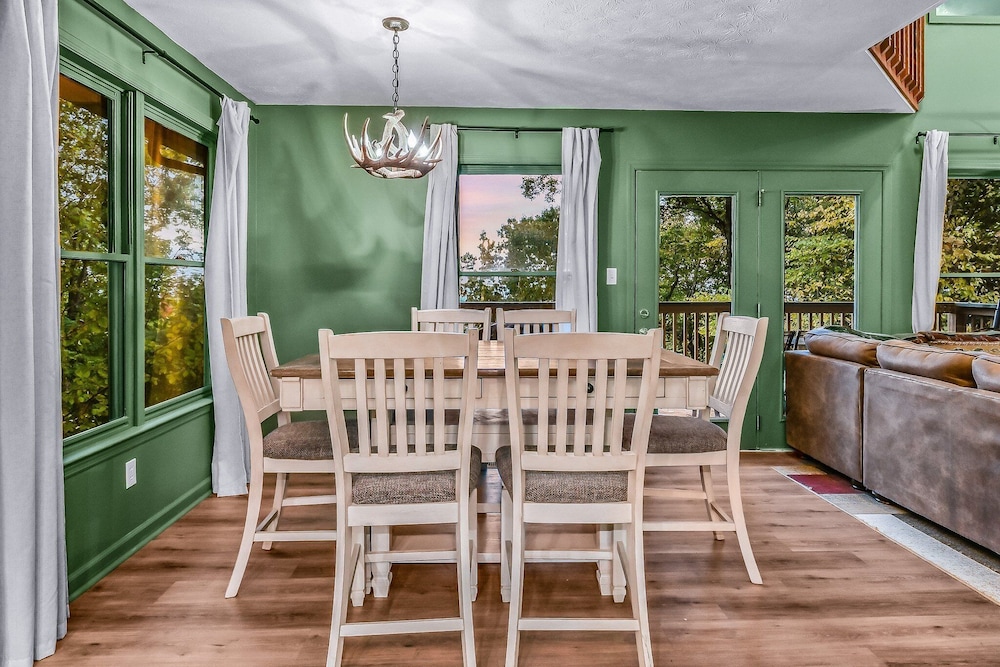 Smoky Mountain Bliss 2 Bedroom Cabin
