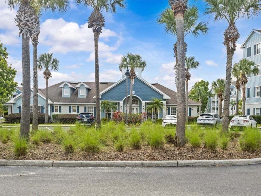 Beautiful 1st Floor Condo In Gated Cane Island, Close To Parks 2 Bedroom Condo