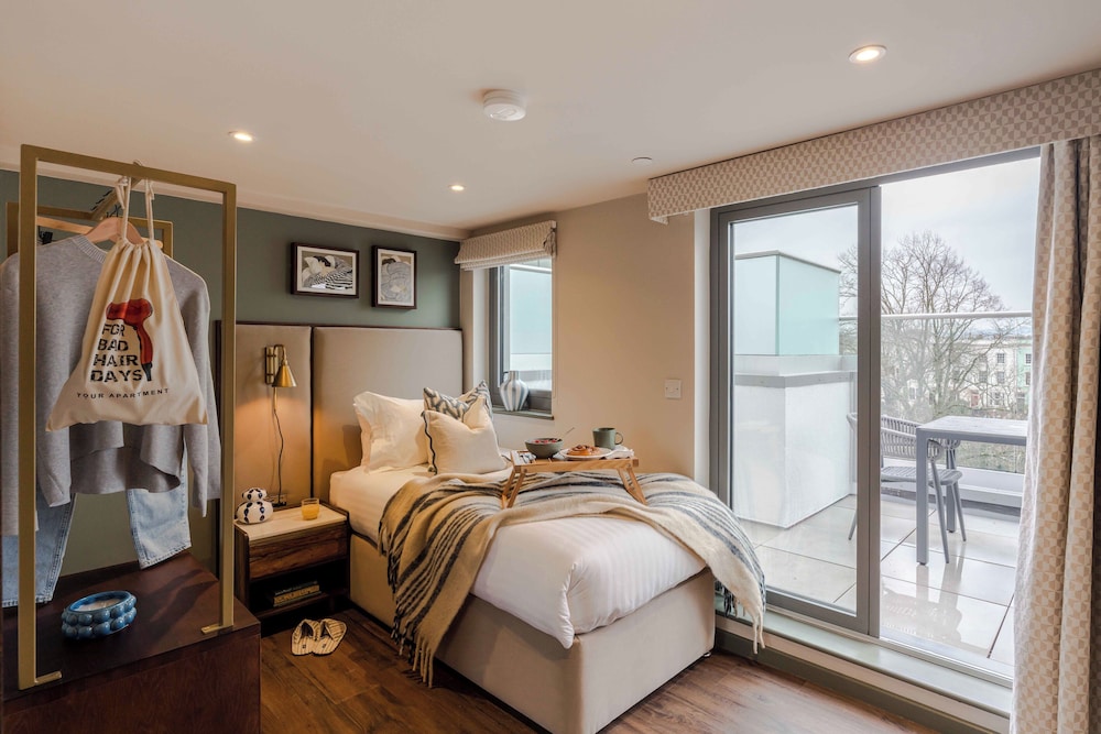 Waterside Living I Luxe Apartments