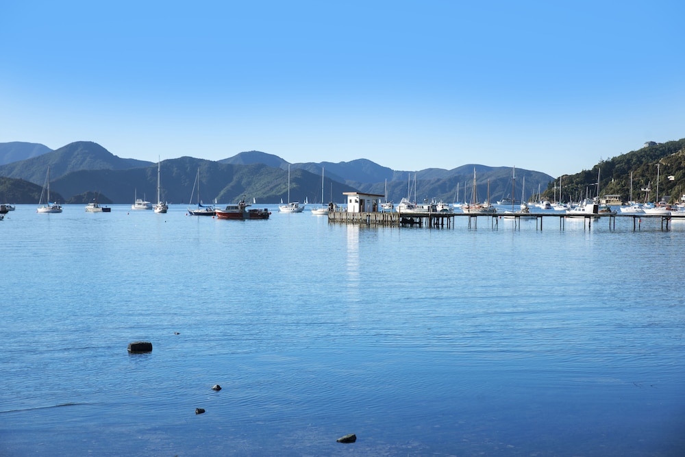 Bay Vista Waterfront Motel Picton