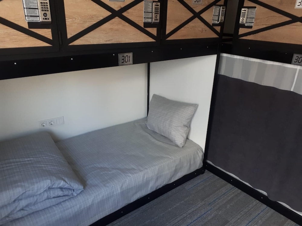 musk hostel