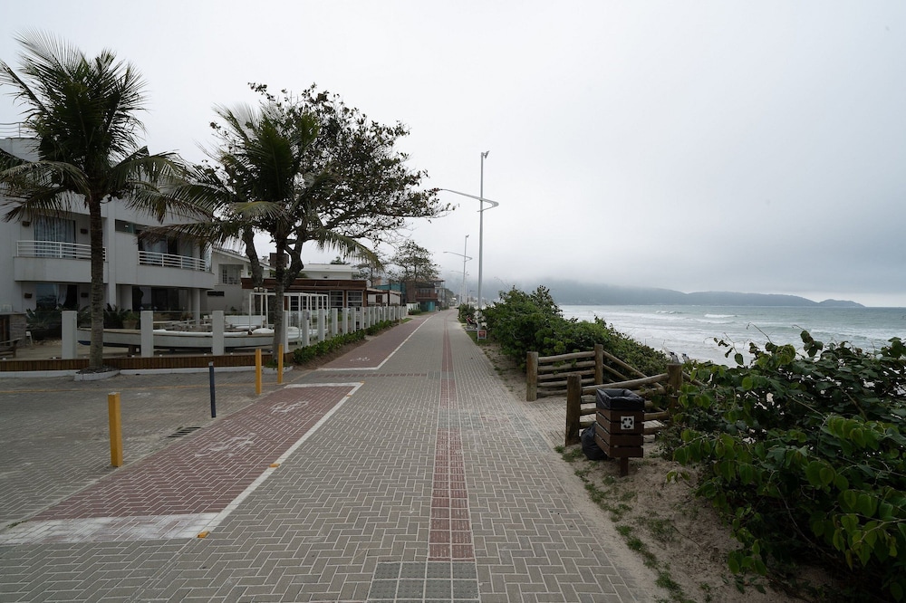 3BR apt sea View on Bombas Beach Vdn303