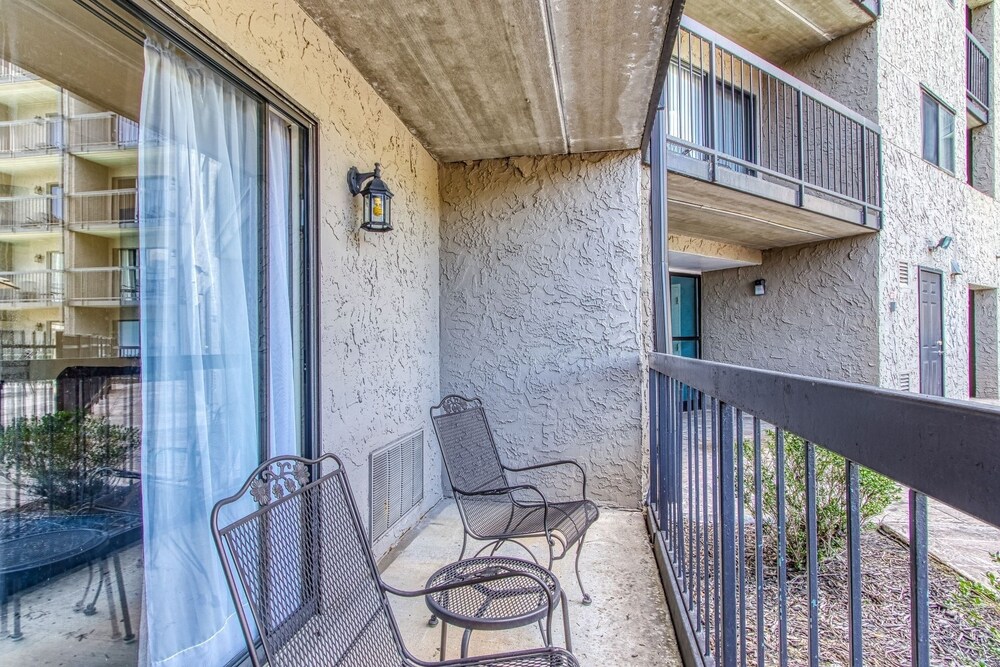 Mountain Splendor 105 - Beautiful Condo In The Heart Of Gatlinburg 1 Bedroom Condo by RedAwning view 5