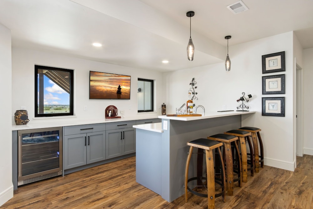 Bridle Ridge Retreat Modern Comfort, Open Views