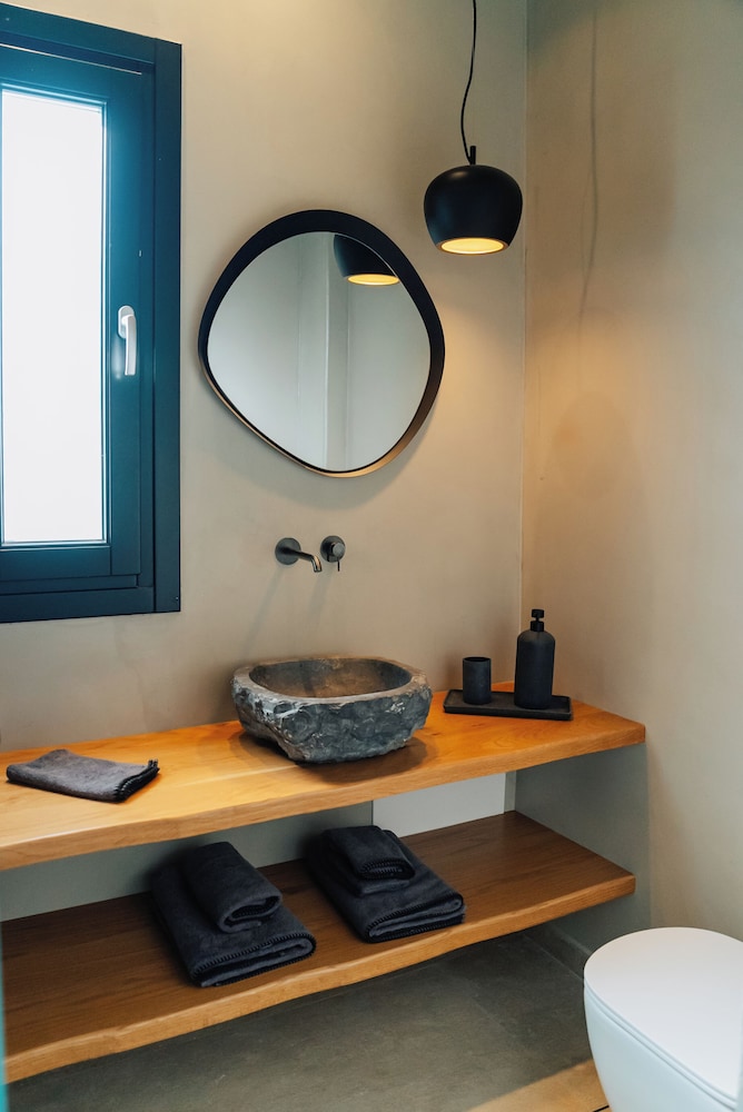 Erthā Suites with private pools