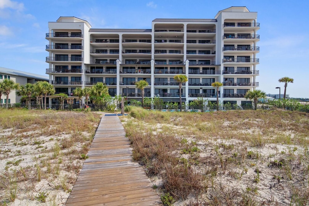 Grand Pointe 602