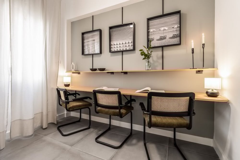 Arzano - 4 Bedrooms and Office in Castilla
