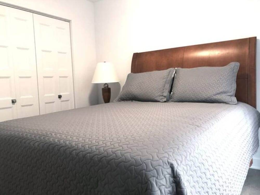 2001 Av. Beaconsfield - Image 5