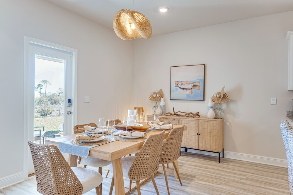 Walk to the Beach: Stylish Home in Port St Joe!
