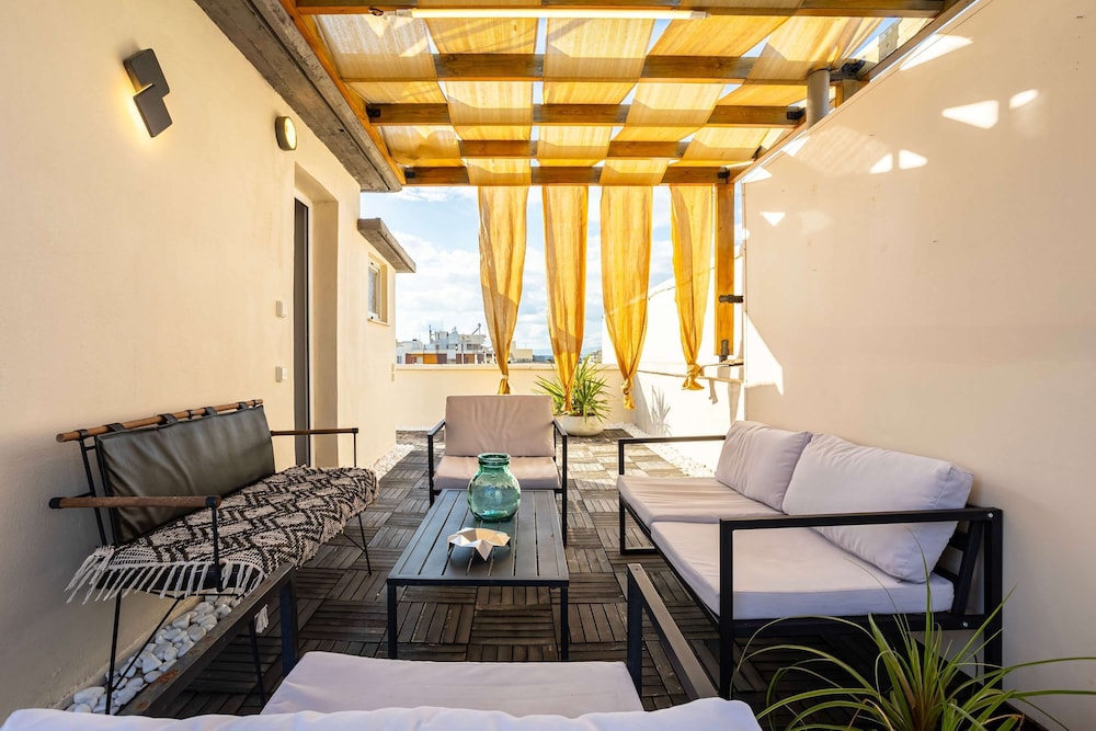 Urban Nest - Loft With Private Rooftop Garden