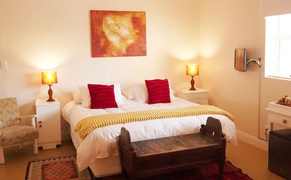Dolphin Inn Guest House