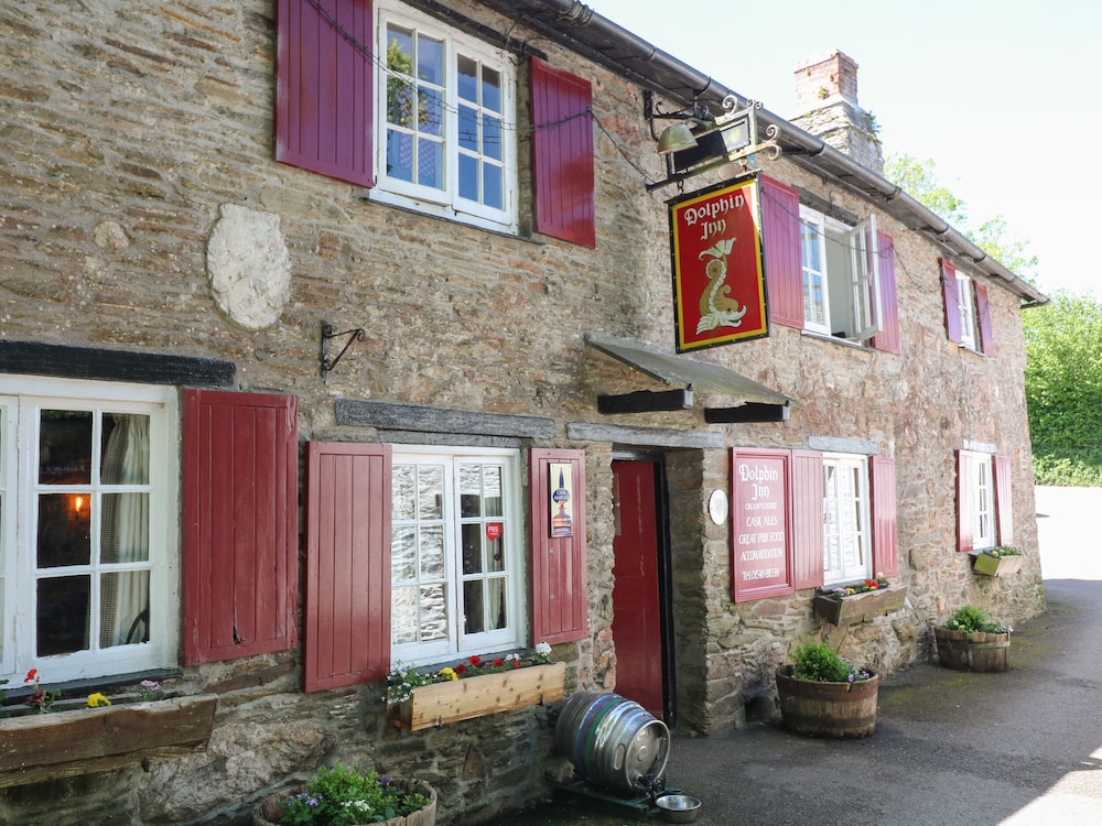 3 Rock Cottages