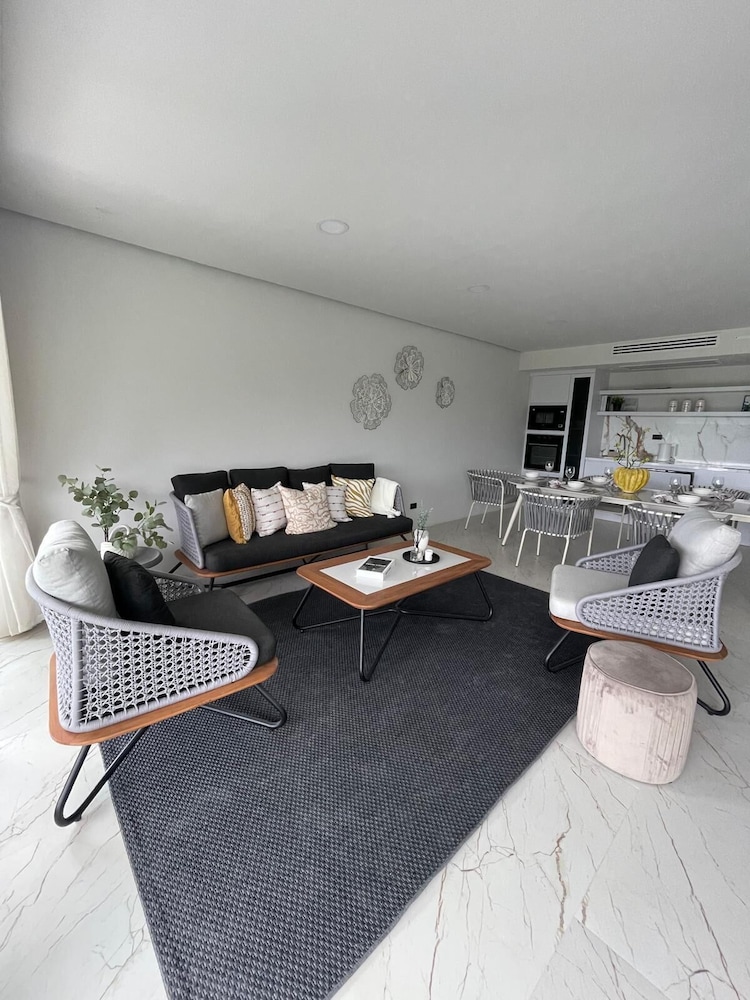 Beachside Residence