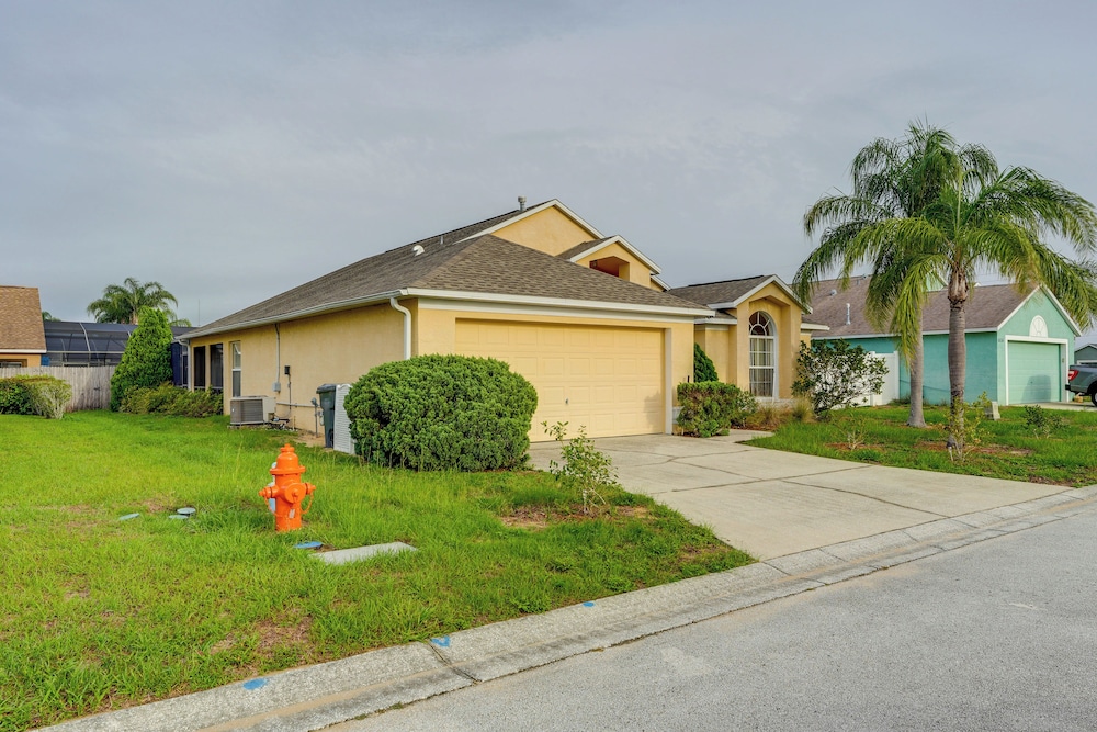 Family Home w/ Pool: Visit Disney & Orlando Parks!