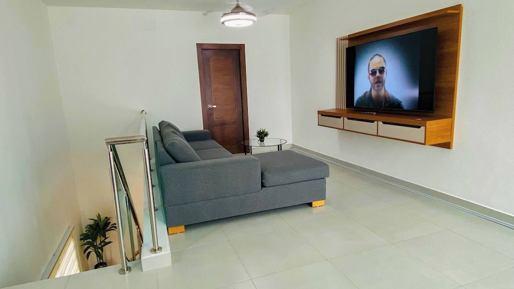 Modern Penthouse Albarobello Residences