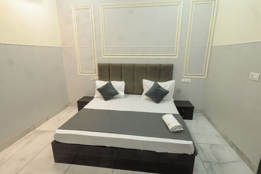 Sapphire Hotel & Banquet
